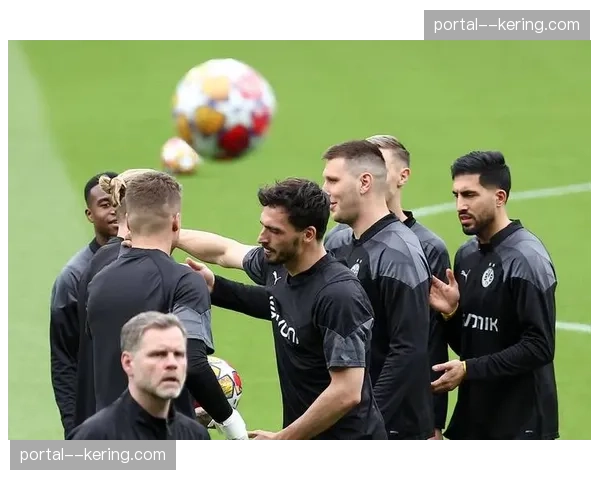 多特蒙德俱乐部举办“足球与社区”主题活动，邀请难民儿童参与训练